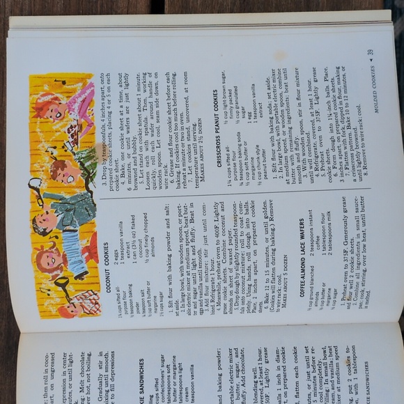 Vintage McCall's Cookie book MCM 1965  Betty Crocker kitchen labels 1998 - Picture 6 of 8
